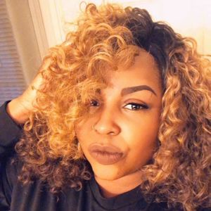 Meet your Posher, Akilah